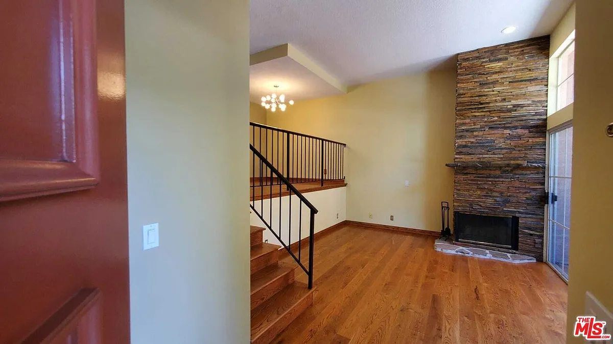 Building Photo - 7320 Balboa Blvd #123