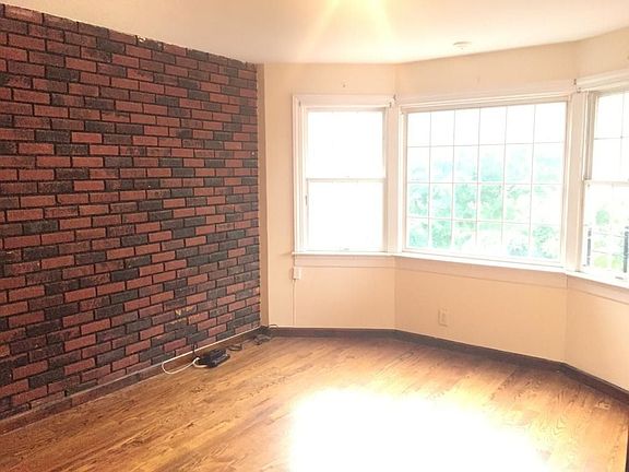 2nd image of 1621 E 15th St #2