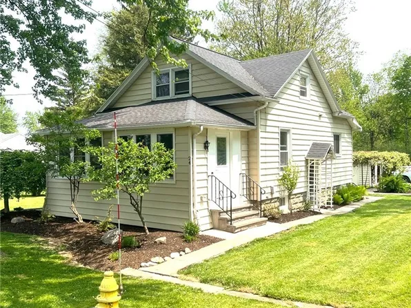 24 Letchworth St, Auburn, NY 13021