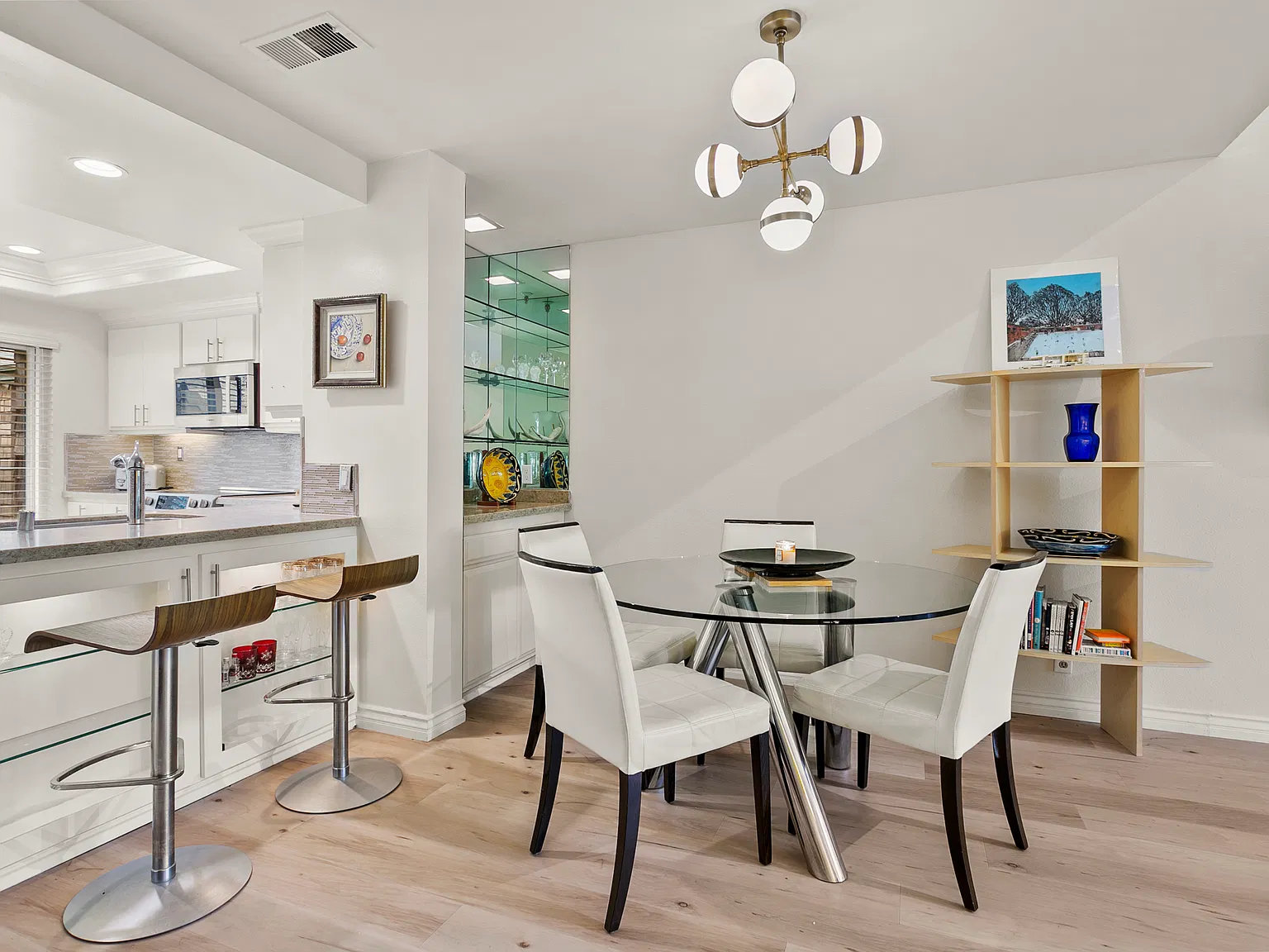 2 bed, 1197 sqft, $6,900 — Photo 4