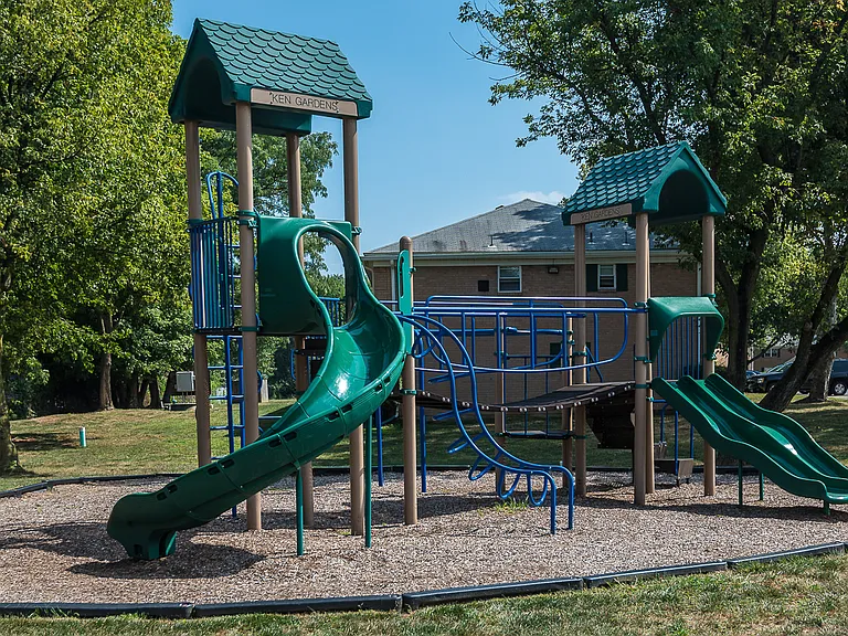 Ken Gardens — Photo 26