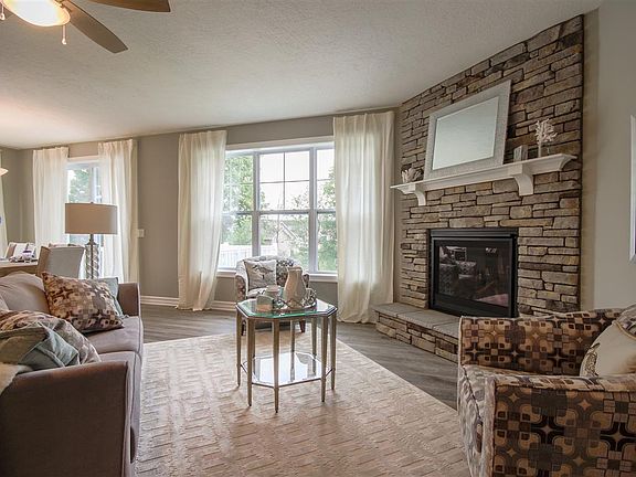 Floor plans and photos shown may include base features along with additional options and upgrades.