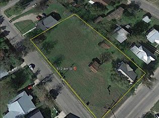 347 4th St, Poteet, TX 78065