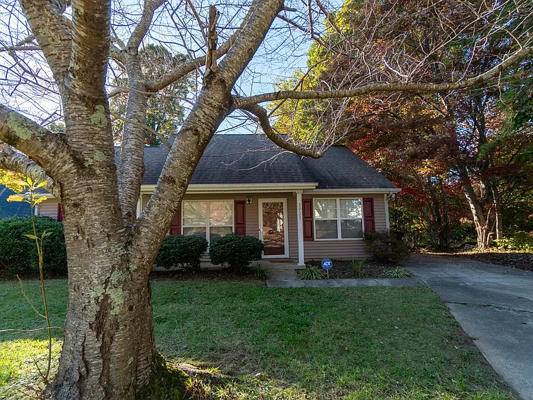 3923 Woodberry Lake Dr — Photo 4