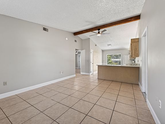 4th image of 2639 Lantana Ln #2641