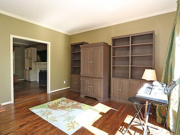 4th image of 2029 Honeydew Ln NW