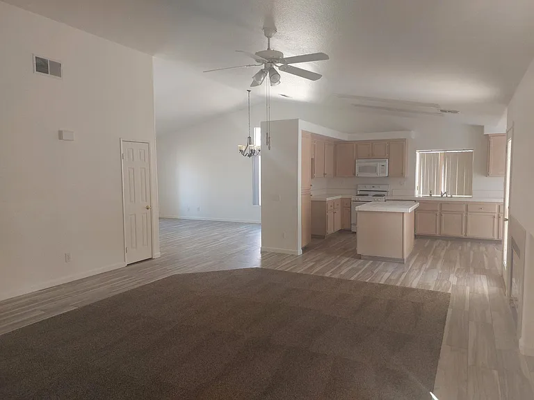 79315 Desert Wind Ct — Photo 12