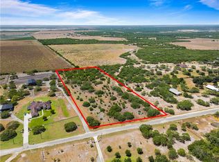 5818 Santa Clara Dr, Robstown, TX 78380