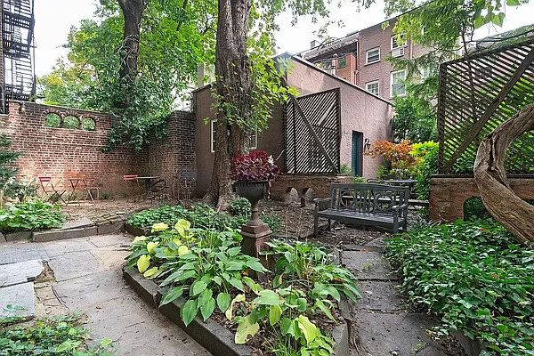 Rented by Compass | media 13