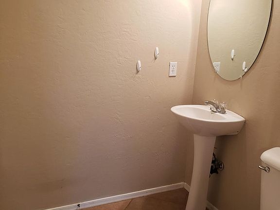 5th image of 16525 N 175th Dr