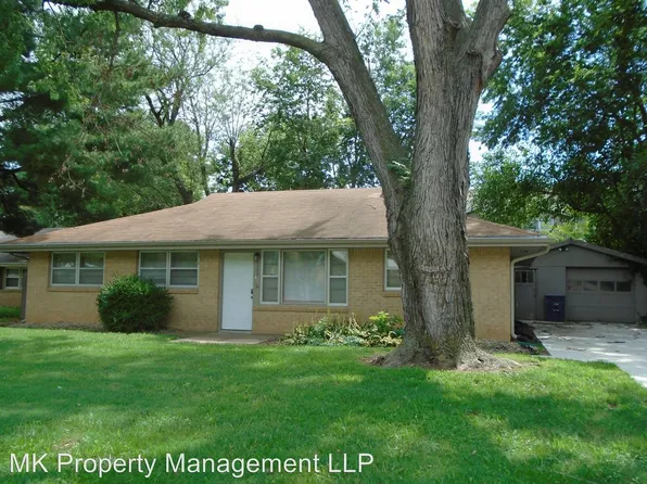 2209 Todd Rd, Manhattan, KS 66502