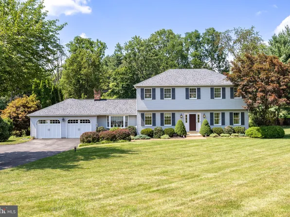 197 Rosewood Dr, West Chester, PA 19382
