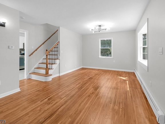 5th image of 9 Longview Ave