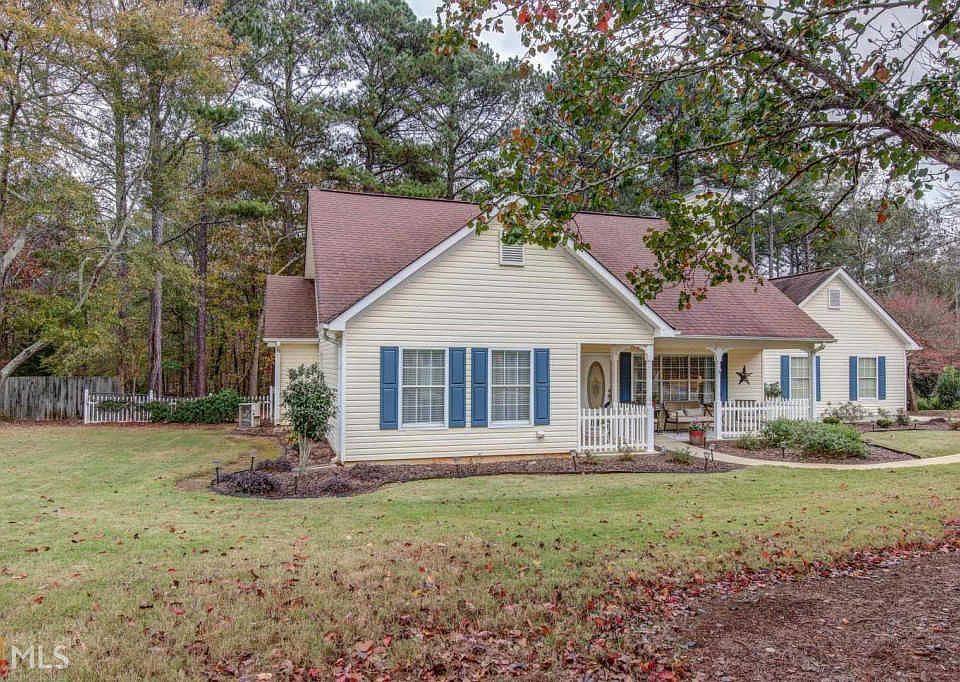 1st image of 105 Oakwood Trl