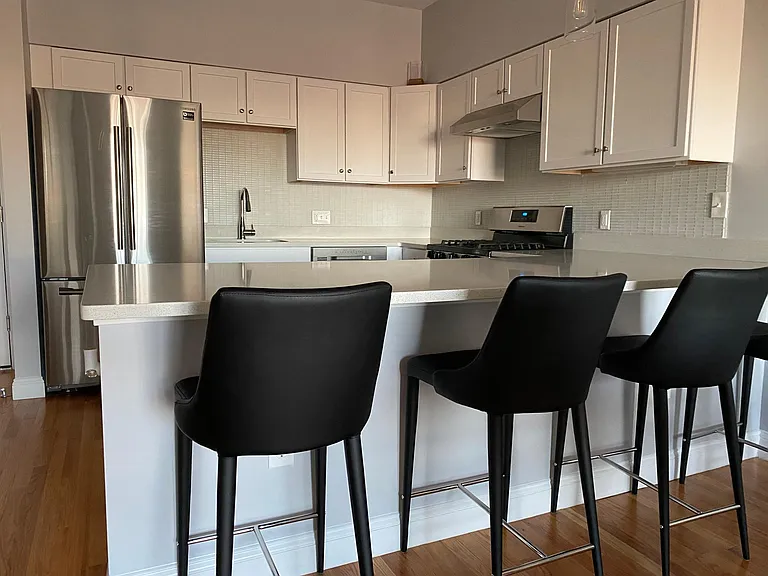 15 Guild St #403 — Photo 6