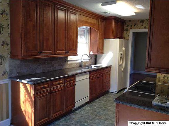 2nd image of 2402 Johnstone Cir SE