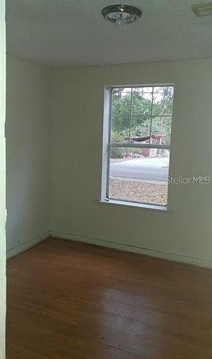 2nd image of 3709 E Hanna Ave