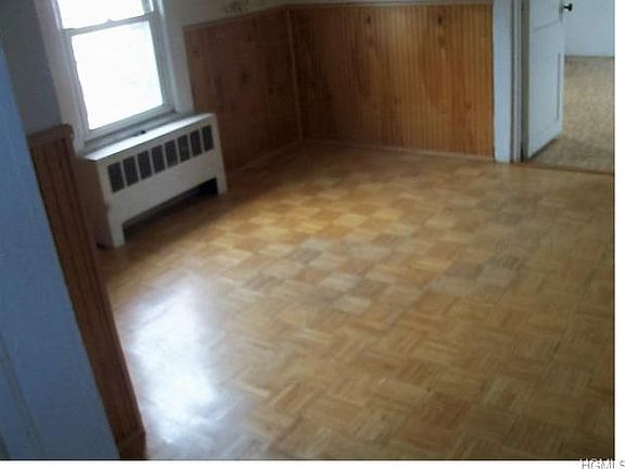 5th image of 205 Center Ave