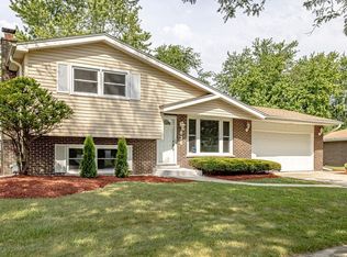 626 Willow Rd, Matteson, IL 60443