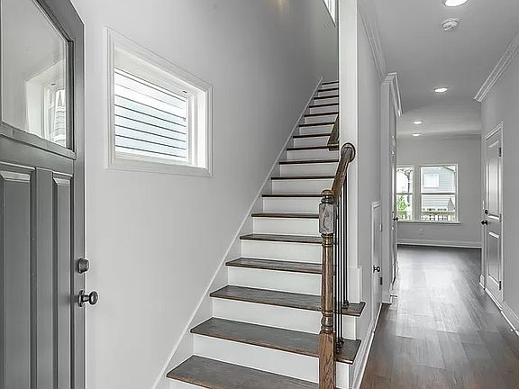 3rd image of 5562 Stream Ln #18