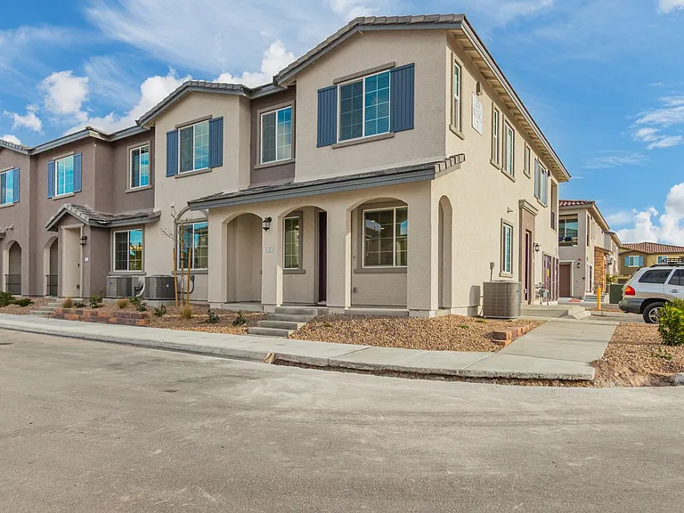 25 Barbara Ln #31 — Photo 3