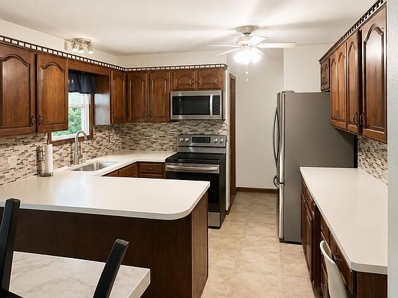 2nd image of 6011 Willowvale Dr
