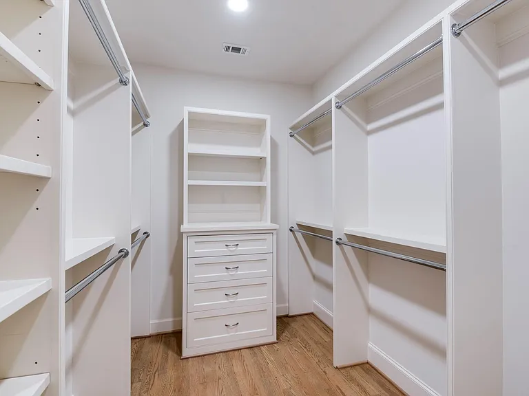 5144 Chevy Chase Dr — Photo 24