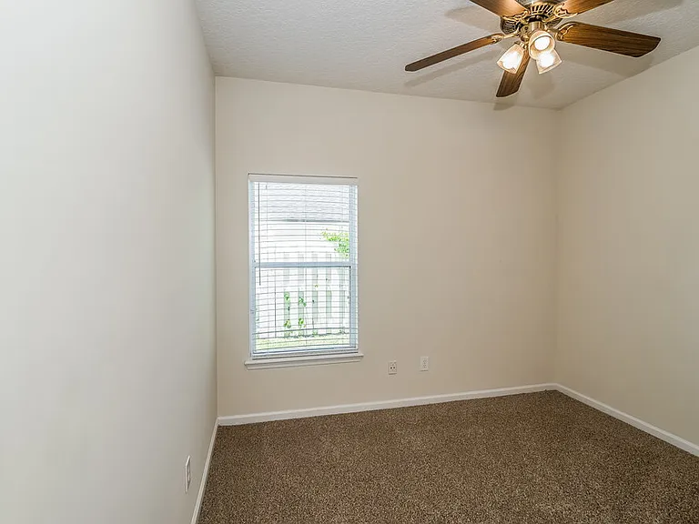 341 W Tropical Trce — Photo 12