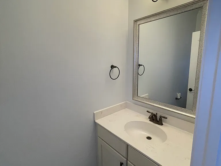 748 Carolina Ave — Photo 8