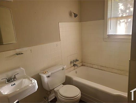 3rd image of 1505 Alamo Ave Unit 2