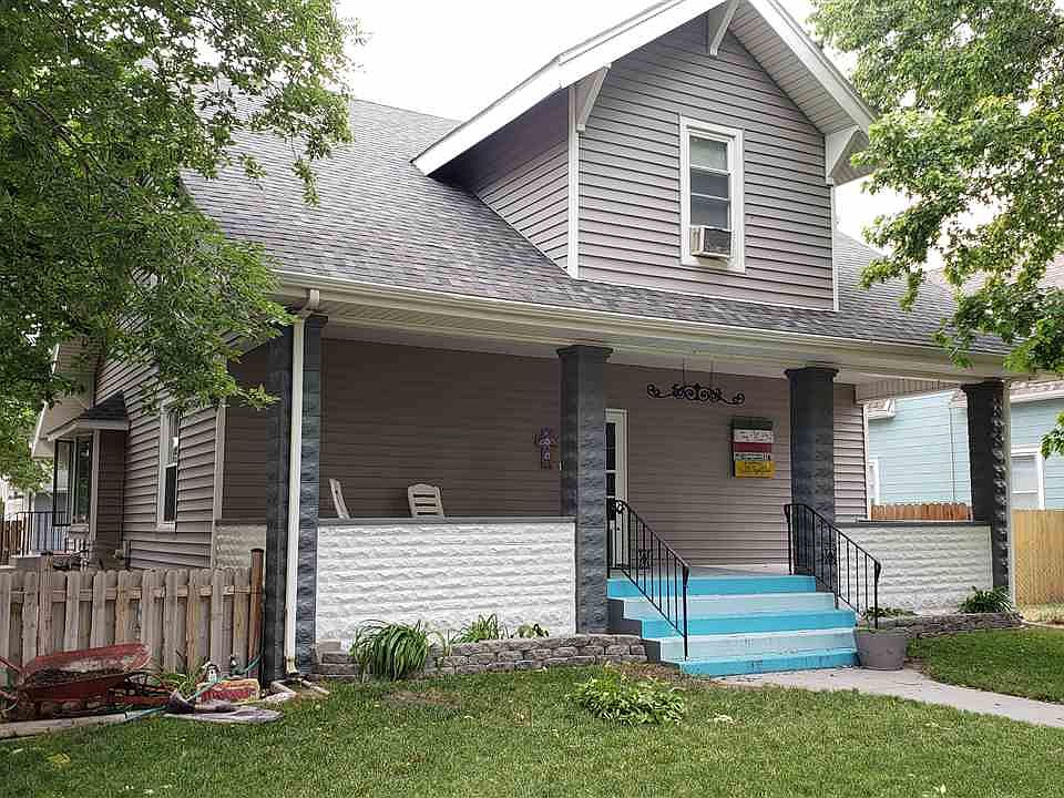 1st image of 820 W 5th St