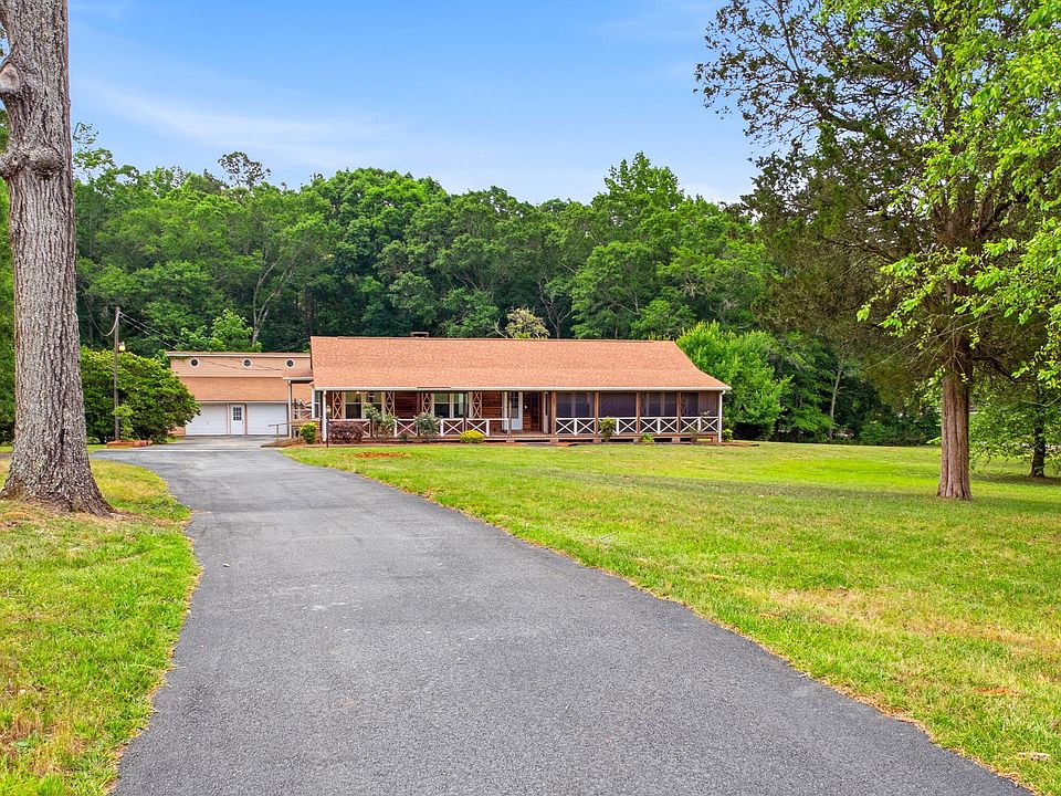 1st image of 390 Crumbley Rd