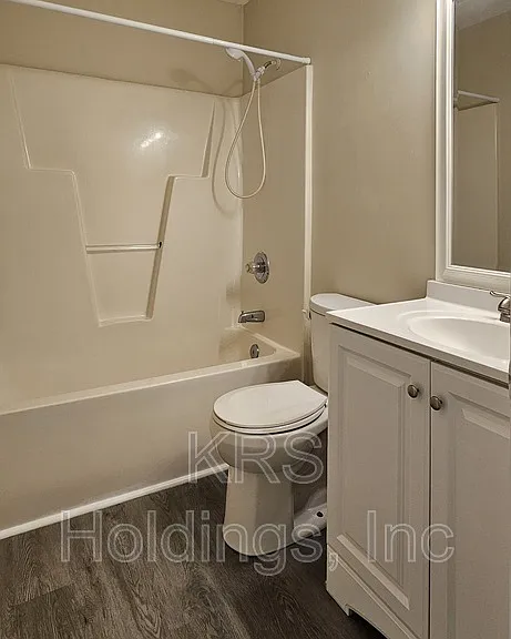 820 Maltby Cres — Photo 24