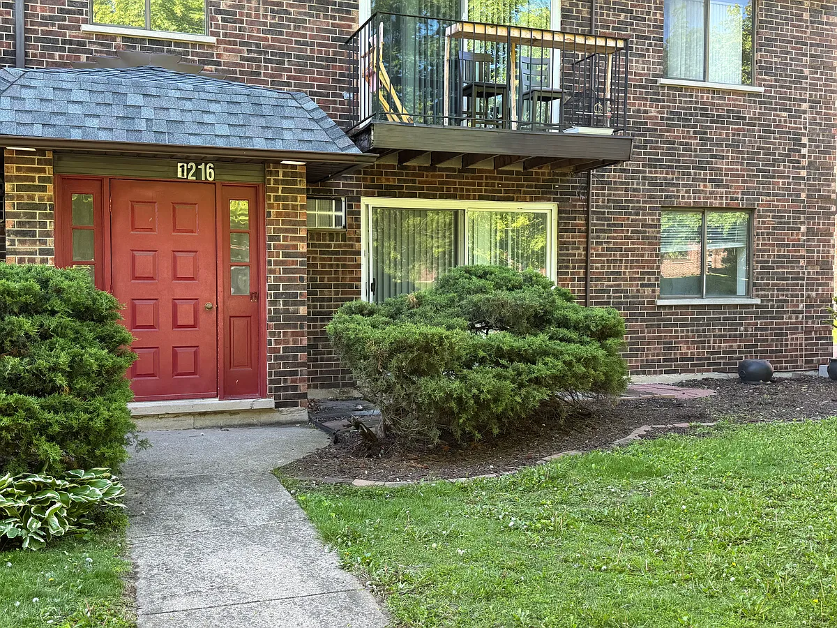 Building Photo - 1216 Whispering Hills Ct #1A