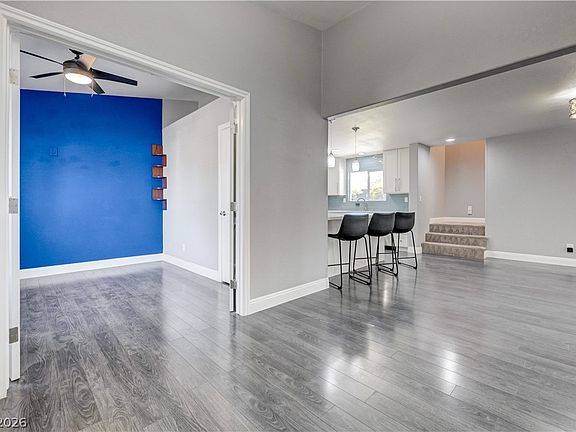 4th image of 4377 Hallendale Dr