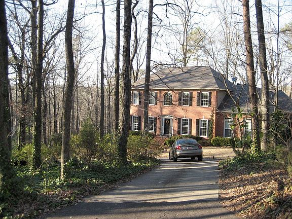 Front view with circular drive