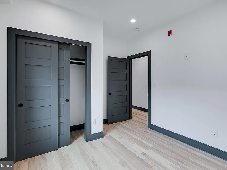 555 N Lawrence St — Photo 14