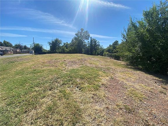 2nd image of 4905 S Youngs Blvd