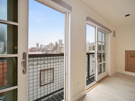 5th image of 567 Vallejo St #401