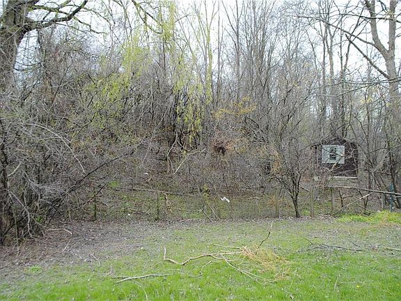 2nd image of 240 Waldorf Pkwy