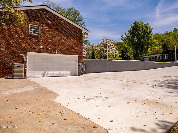 4th image of 4209 Doris Cir
