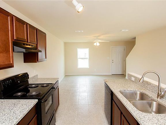 2nd image of 702 Eastwood Ln