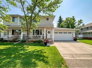 63 N Sierra Morena Gdns SW, Calgary, AB T3H 3P4