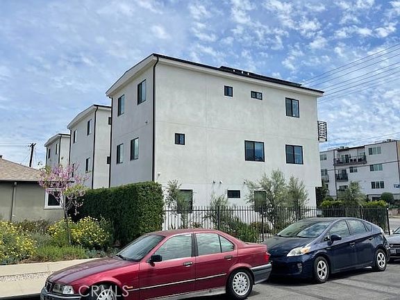 5th image of 11451 W Victory Blvd