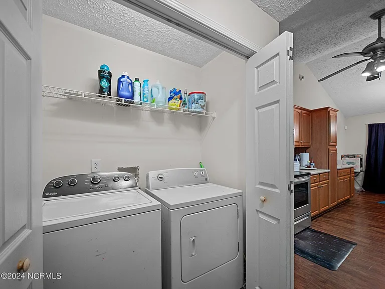 204 Jasmine Ln — Photo 31
