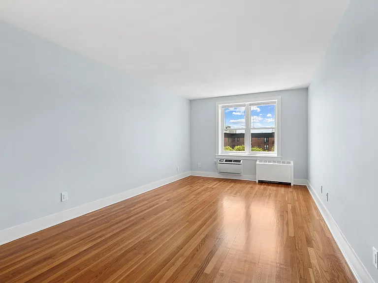 20-49 Seagirt Blvd #6C — Photo 4
