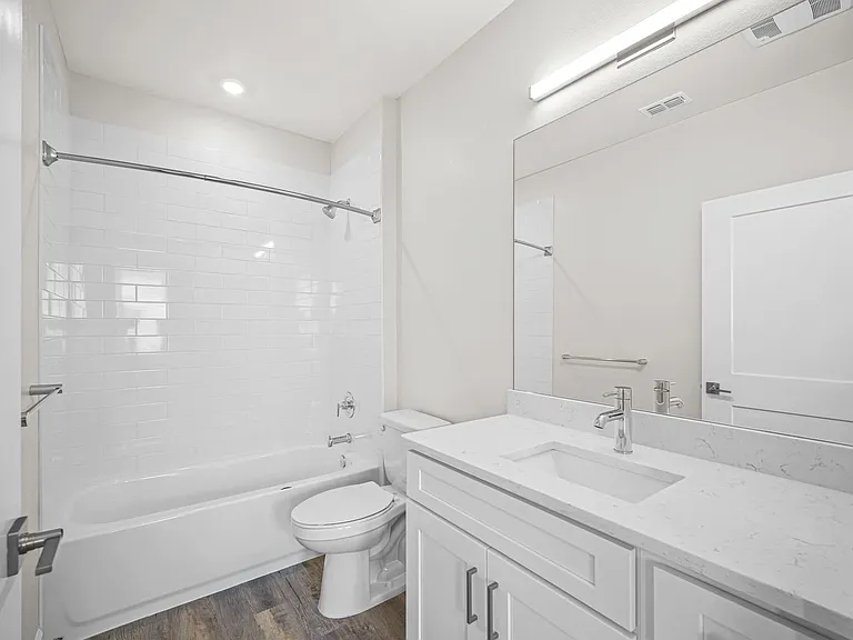 357 South — Photo 12