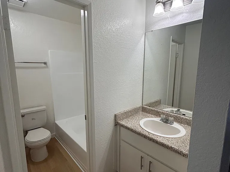Vantage Point Apartments — Photo 47