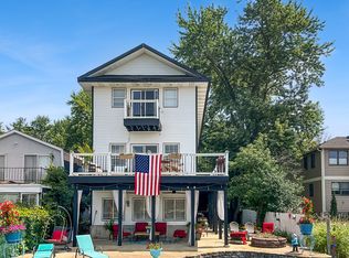 5N124 Grove Ave, St Charles, IL 60174