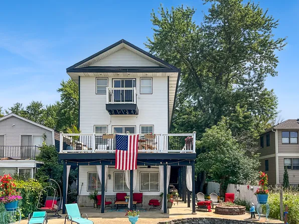 5N124 Grove Ave, St Charles, IL 60174
